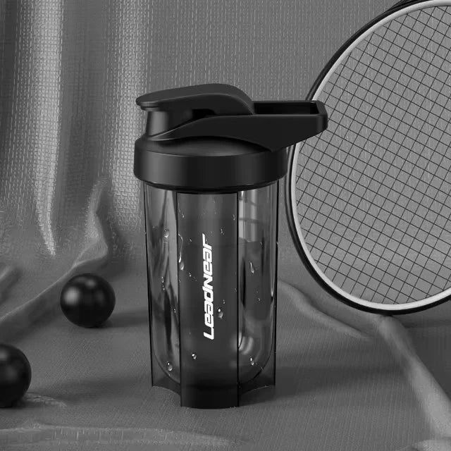 Shaker à protéines portable 500 ml avec fouet métallique pour sportifs et amateurs de fitness, idéal pour les salles de sport en plastique de haute qualité
